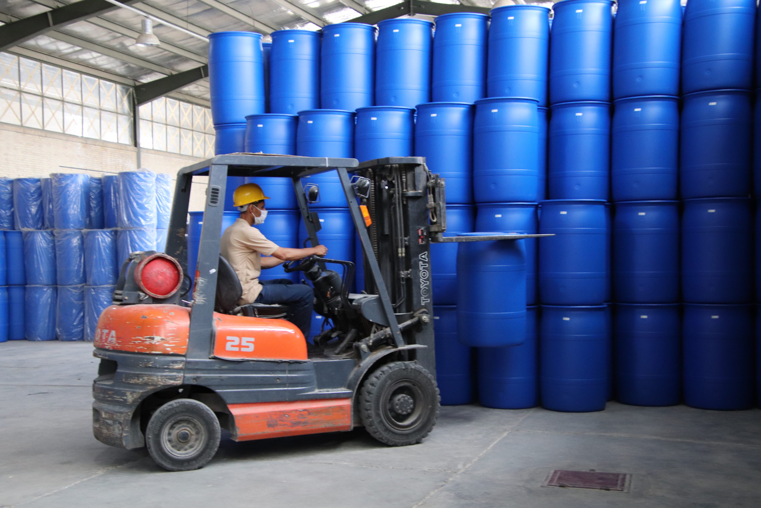 بررسی عوامل موثر بر قیمت بشکه پلاستیکی